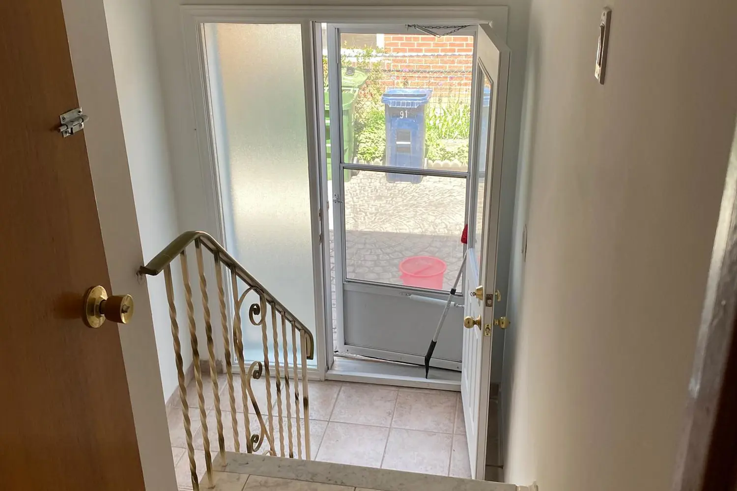 91 Bickerton Crescent photo 5