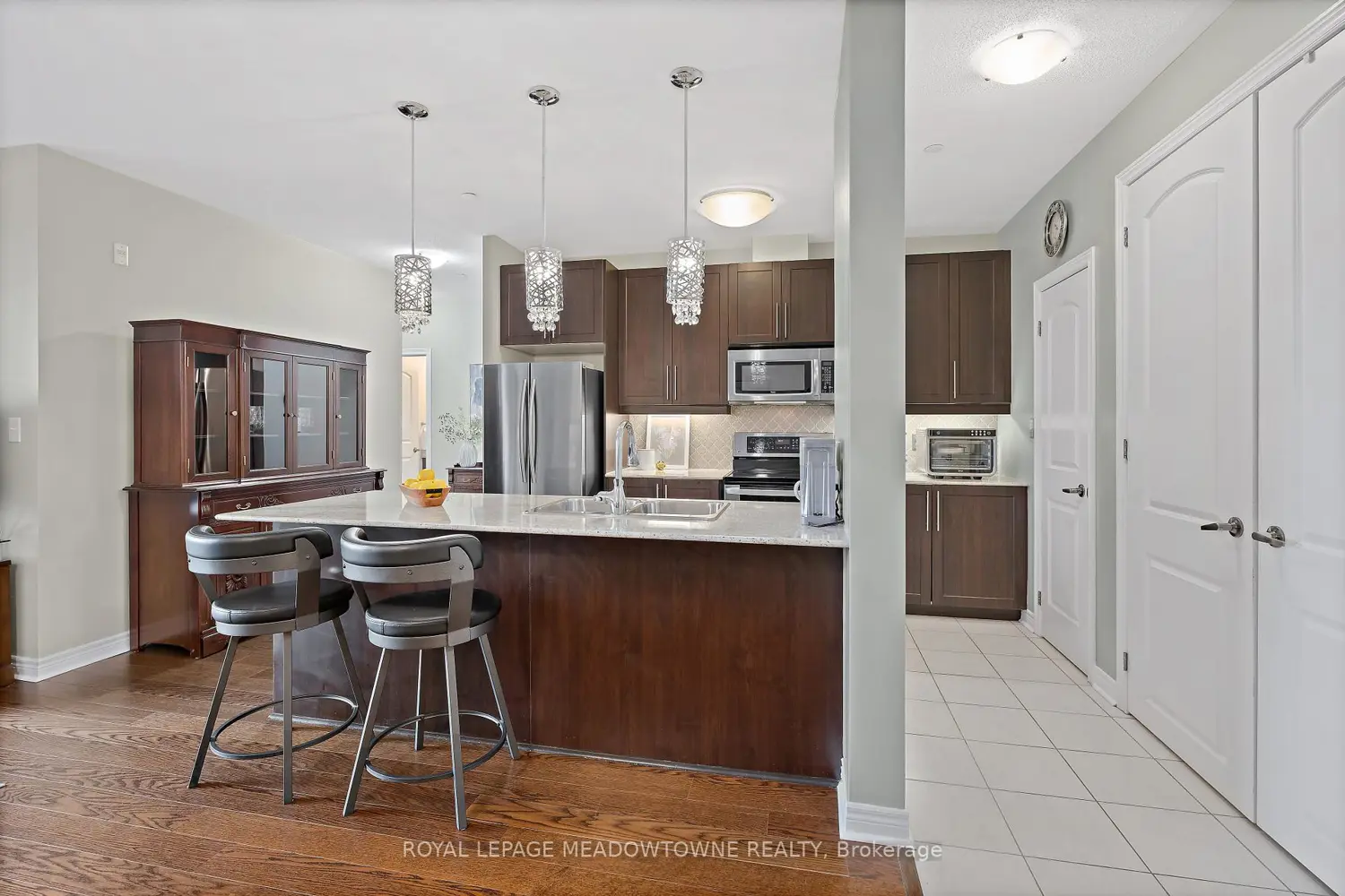 383 Main Street 405 photo 2