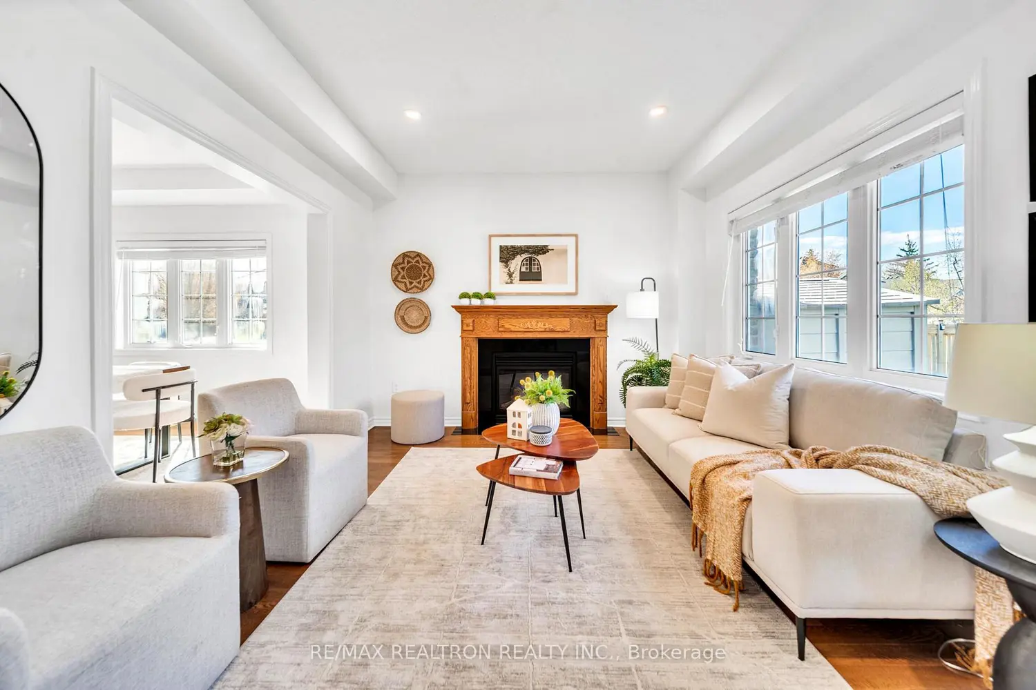 2 Whitestone Drive photo 3