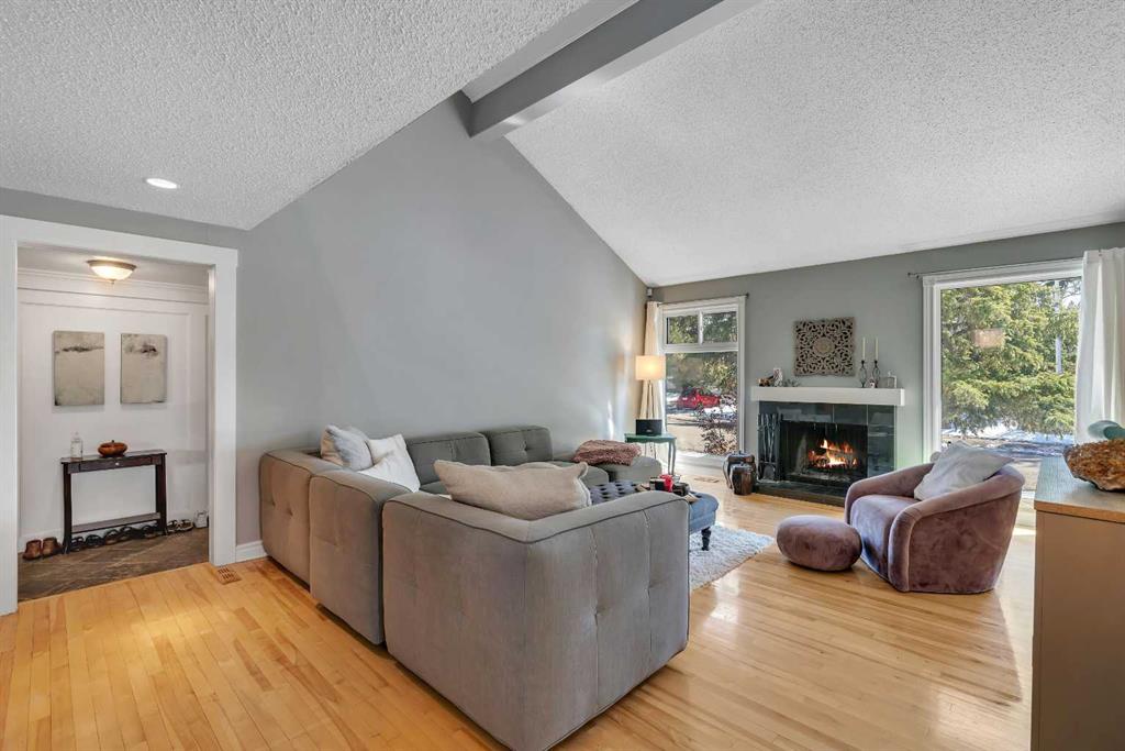 Additional image 6 of 12 Oakvale Place SW, Calgary, AB, T2V 1H4