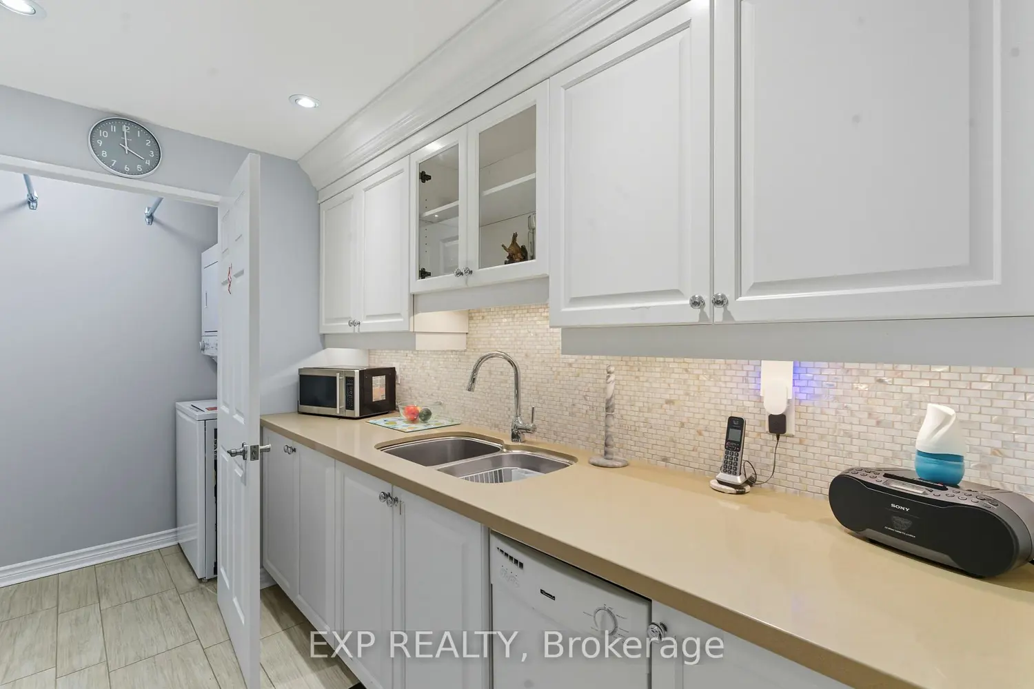 Additional image 7 of 14924 Yonge Street 111