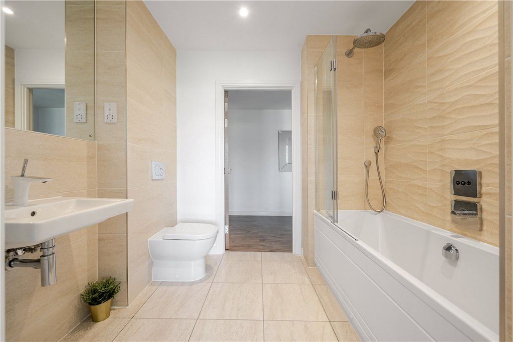 Additional image 8 of 2 bed flat to rentVictoria Bridge Road, Bath, Somerset BA2