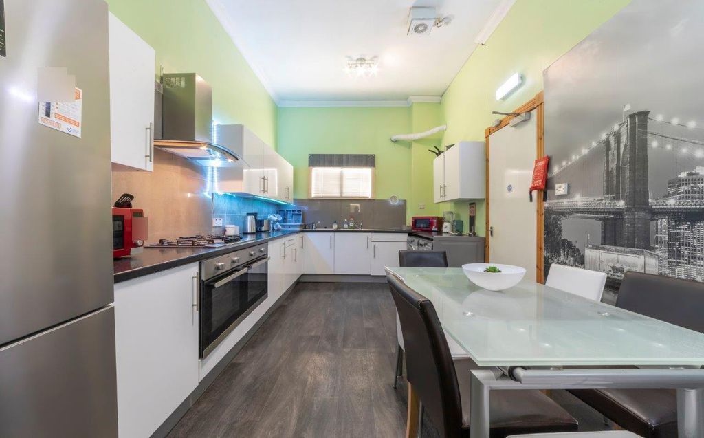 Additional image 7 of 8 bed flat to rentGranville Street, Glasgow G3