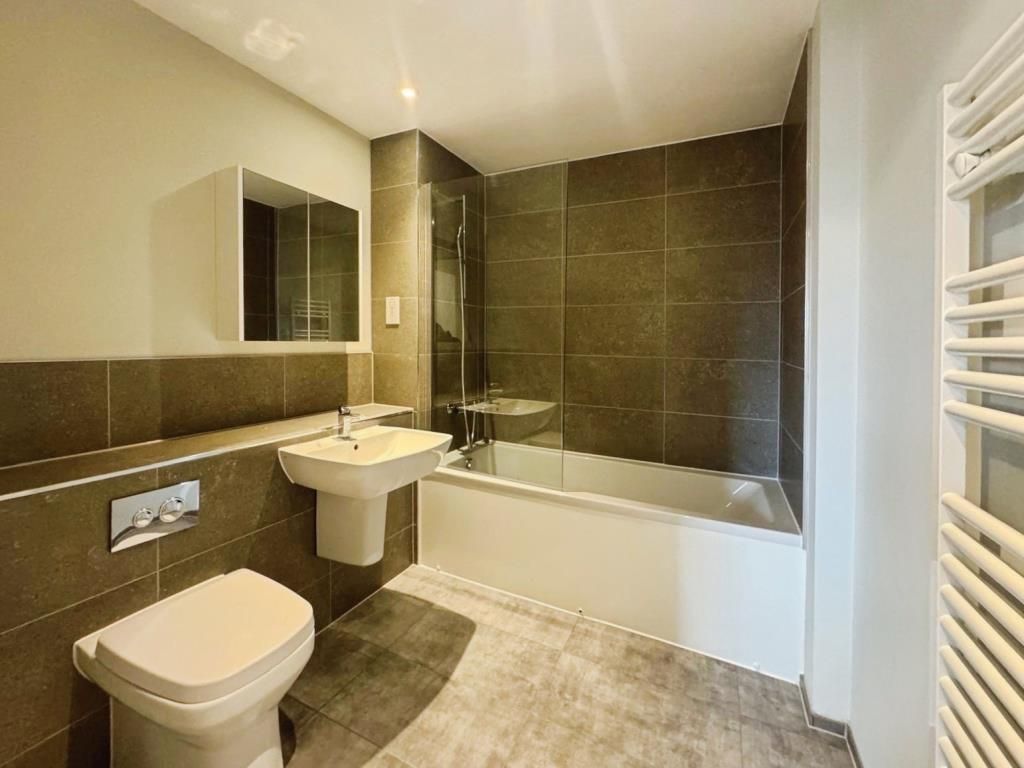 Additional image 4 of 2 bed flat to rentNewbury, Berkshire RG14