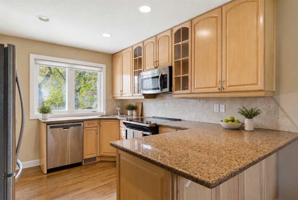 Additional image 4 of 1211 Rosehill Drive NW, Calgary, AB, T2K 1L9