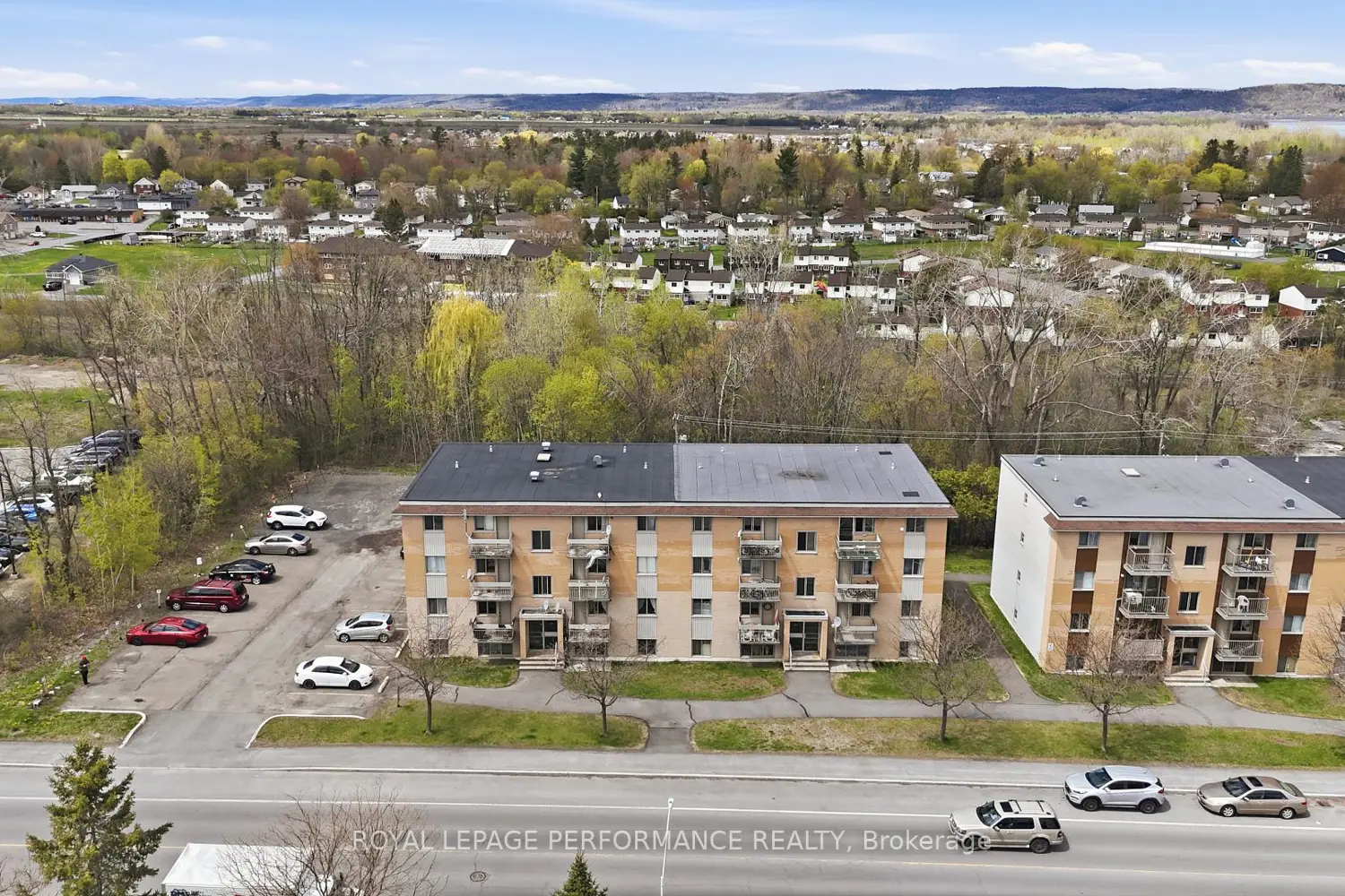 Additional image 11 of 998 Cartier Boulevard 8