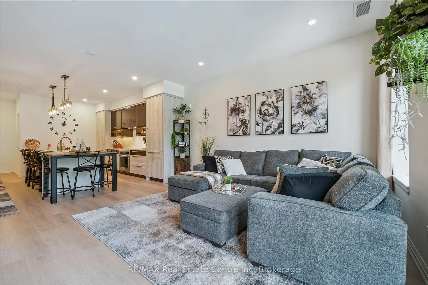 Additional image 10 of 6523 Wellington Road 7 29