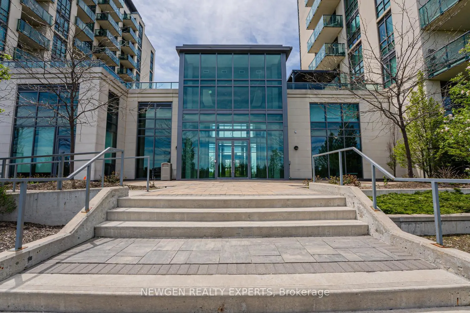 Additional image 16 of 65 Yorkland Boulevard 808