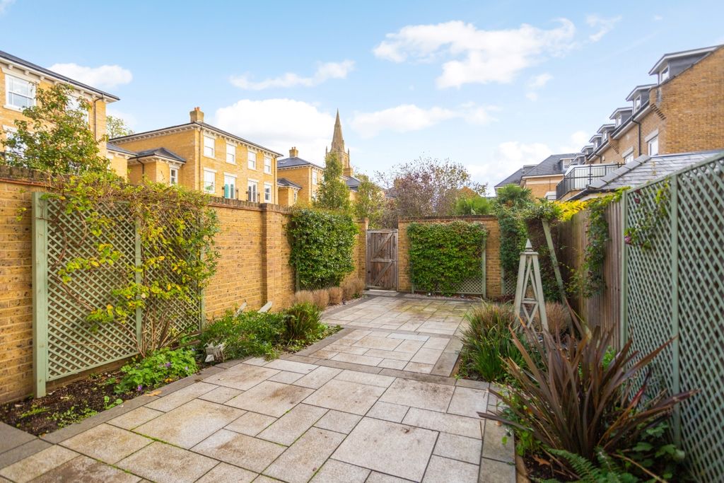Additional image 22 of 4 bed town house to rentHawtrey Road, Windsor SL4