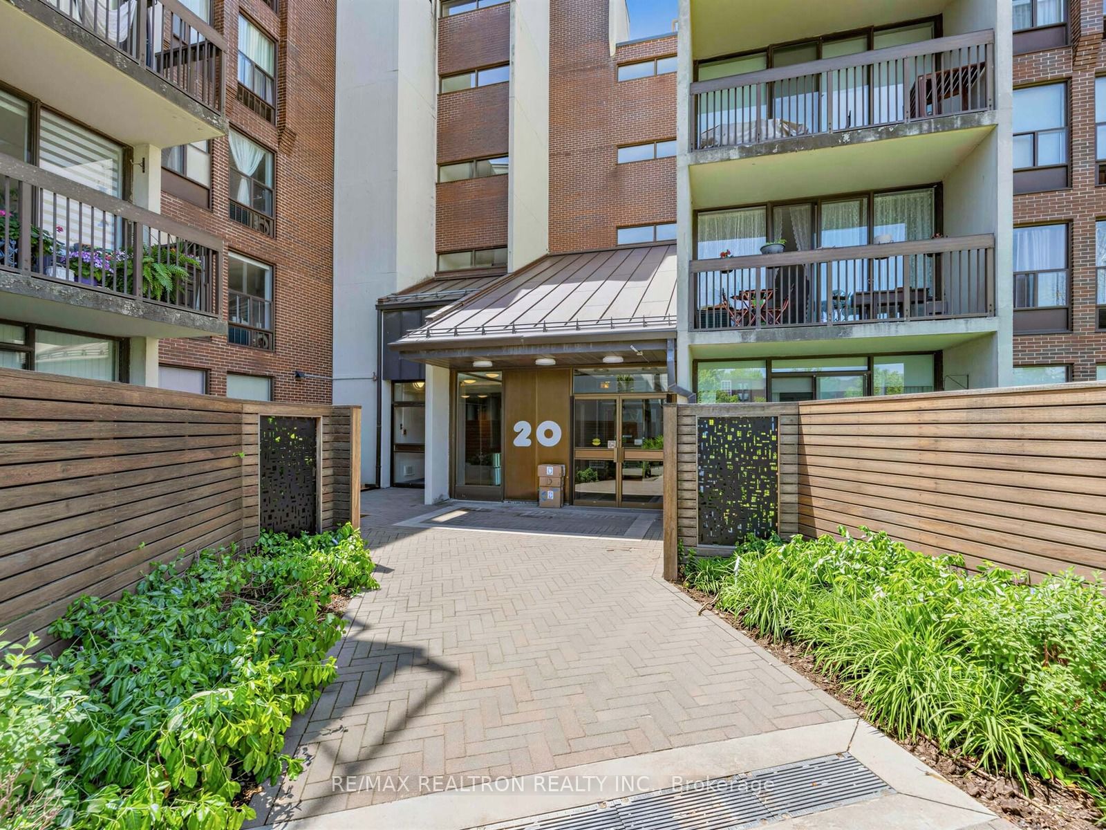 Additional image 2 of 215-20 Fashion Roseway N/a, Toronto, ON, M2N 6B5