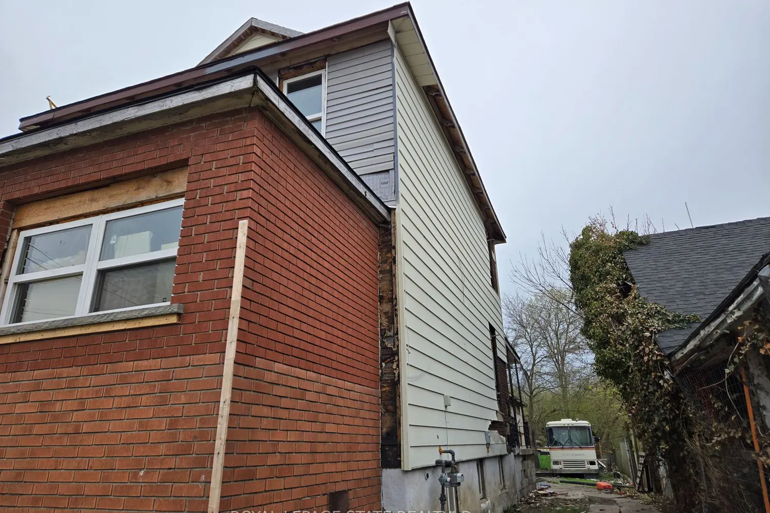 Additional image 3 of 4550 Crysler Avenue