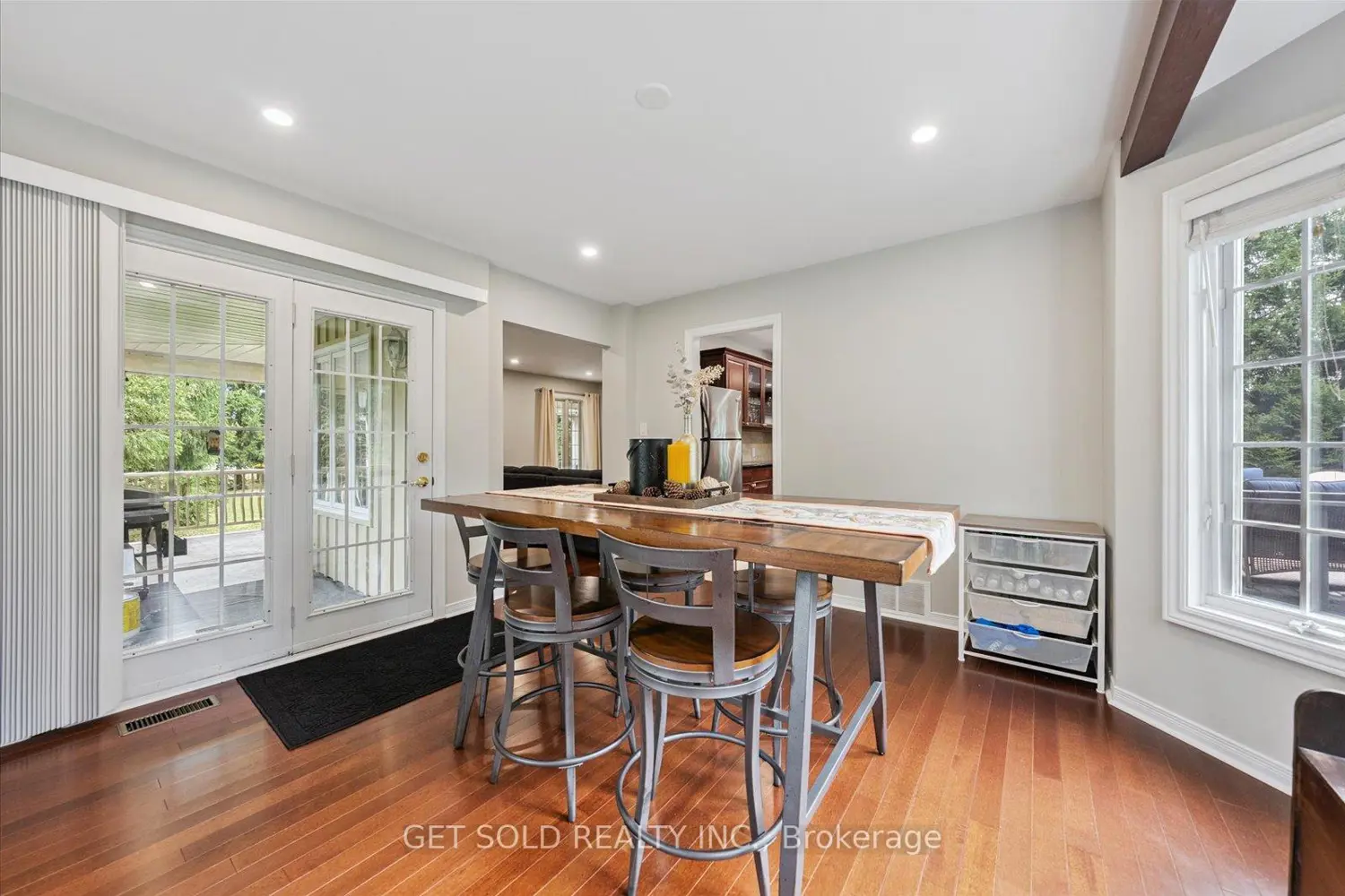 77 Simcoe Road photo 4