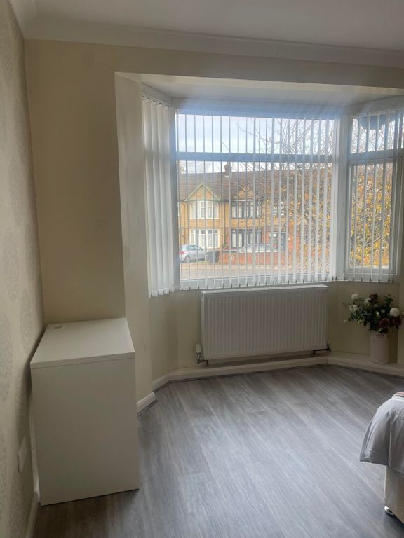 3 bed flat to rentDunstable Road LU4 photo 5