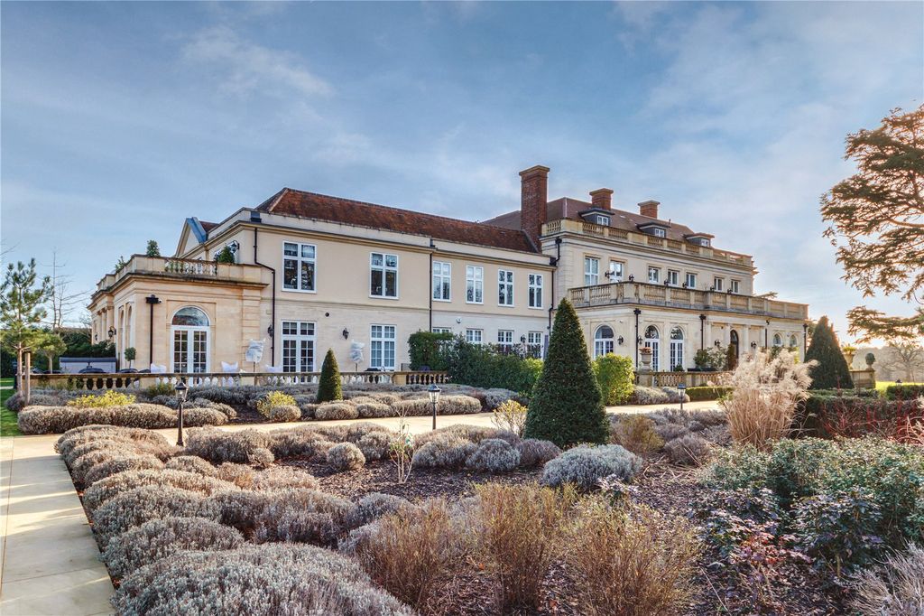 Additional image 2 of 2 bed flat for saleHanstead House, Bricket Wood, St Albans AL2