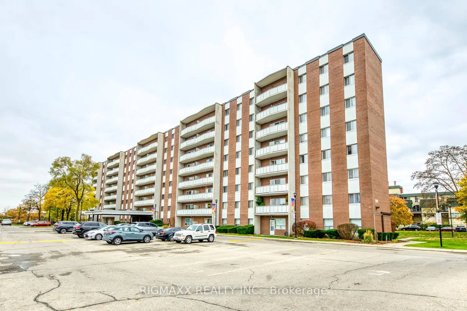 1660 Bloor Street 801