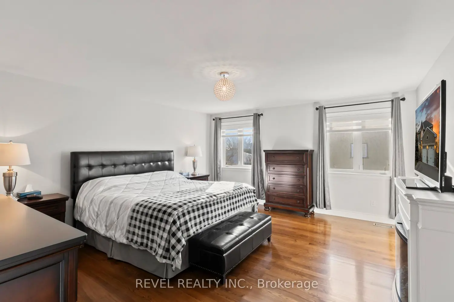 Additional image 7 of 70 Applewood Crescent