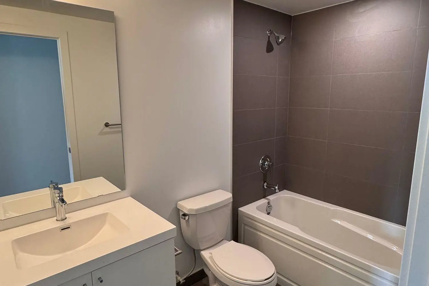 Additional image 14 of 2545 Simcoe Street 1015