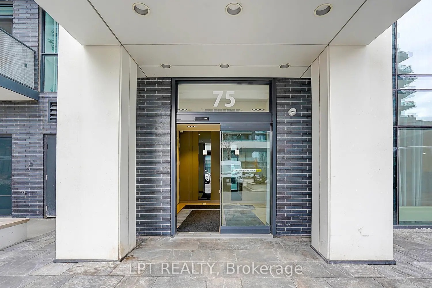 Additional image 2 of 75 Oneida Crescent 1601