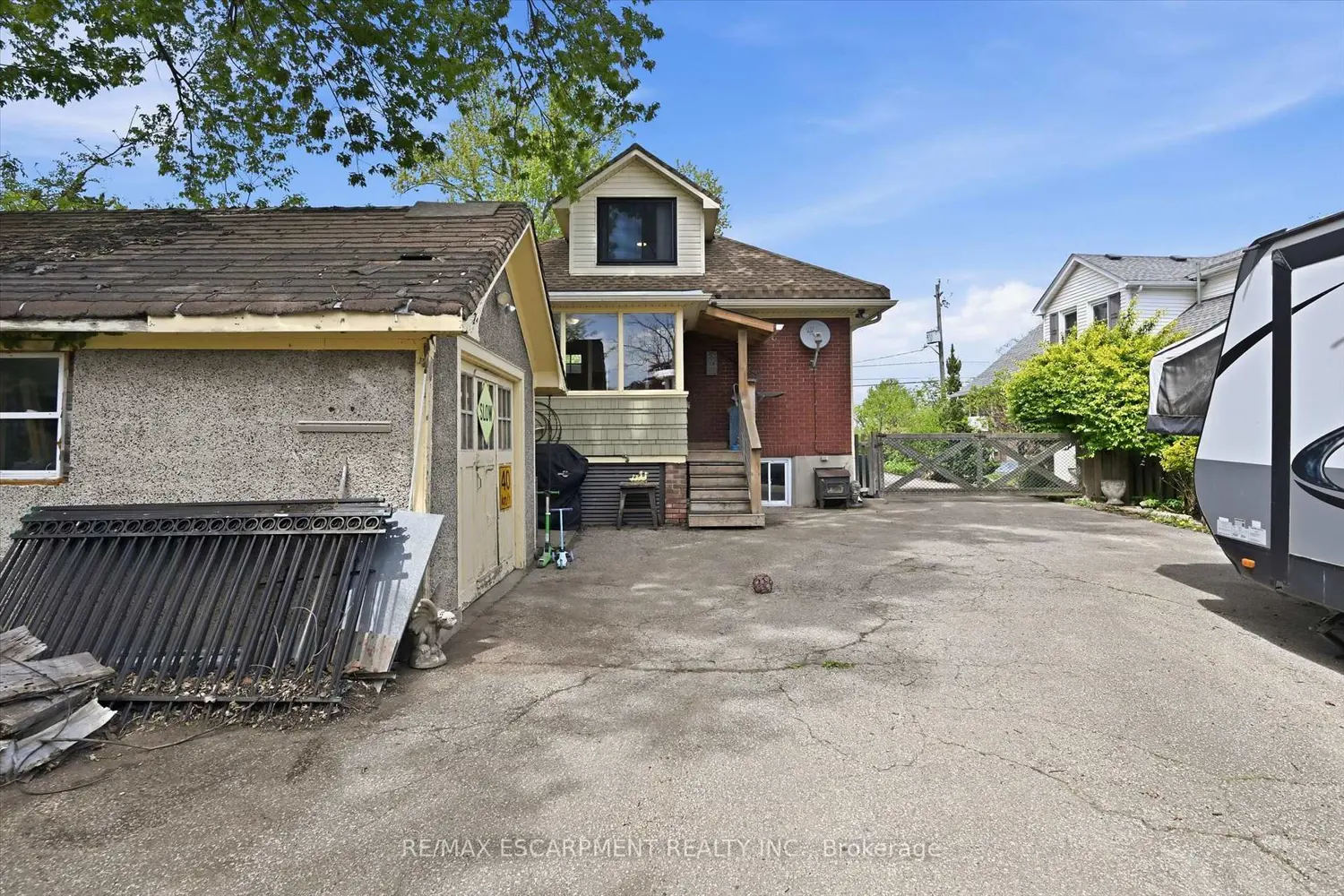 Additional image 15 of 392 Queenston Street