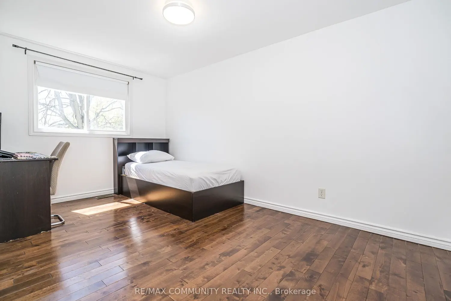 Additional image 13 of 109 Adelaide Avenue