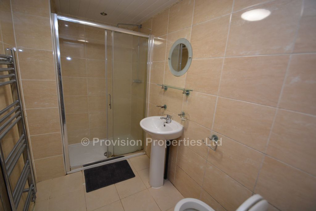 Additional image 10 of 6 bed terraced house to rentEbor Place, Hyde Park, Leeds LS6