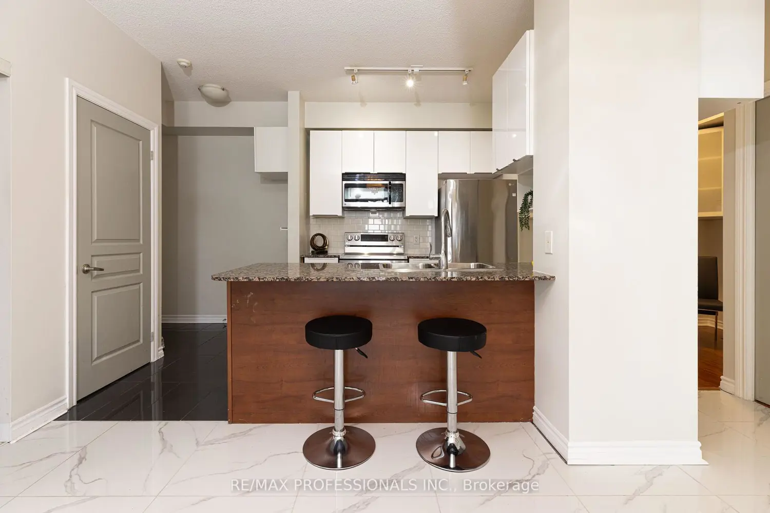 Additional image 7 of 3525 Kariya Drive 2701