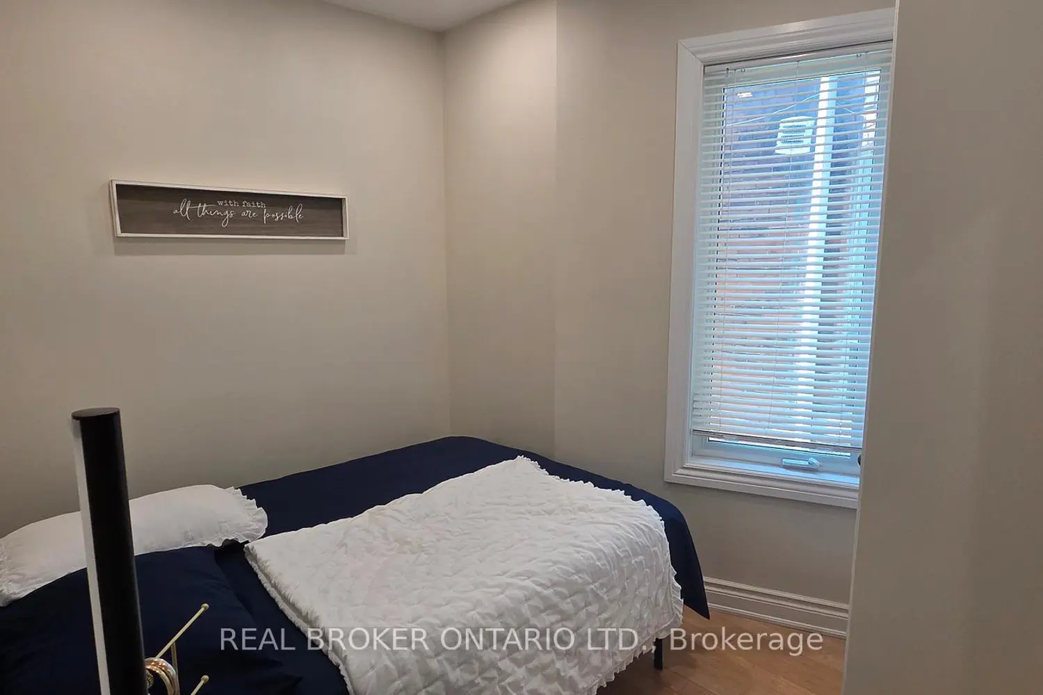 17 Howard Park Avenue photo 5