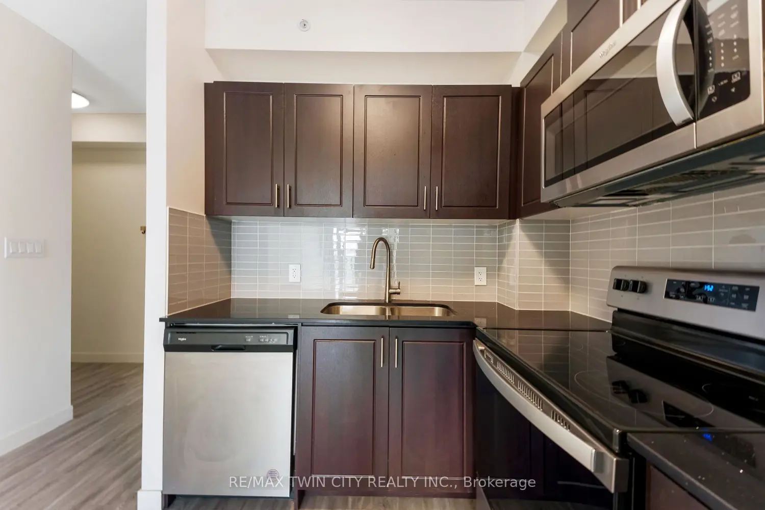 Additional image 6 of 128 King Street 904