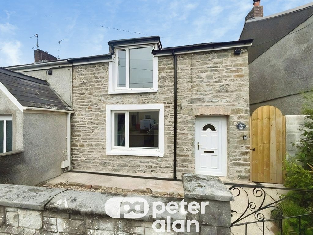 3 bed end terrace house to rentHigh Street, Bridgend CF33