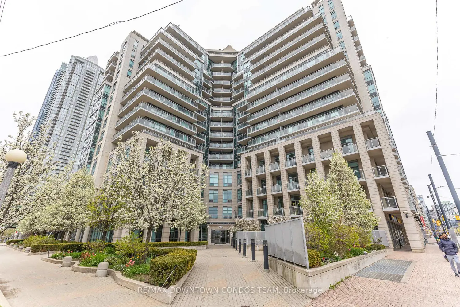 410 Queens Quay 404 photo 3