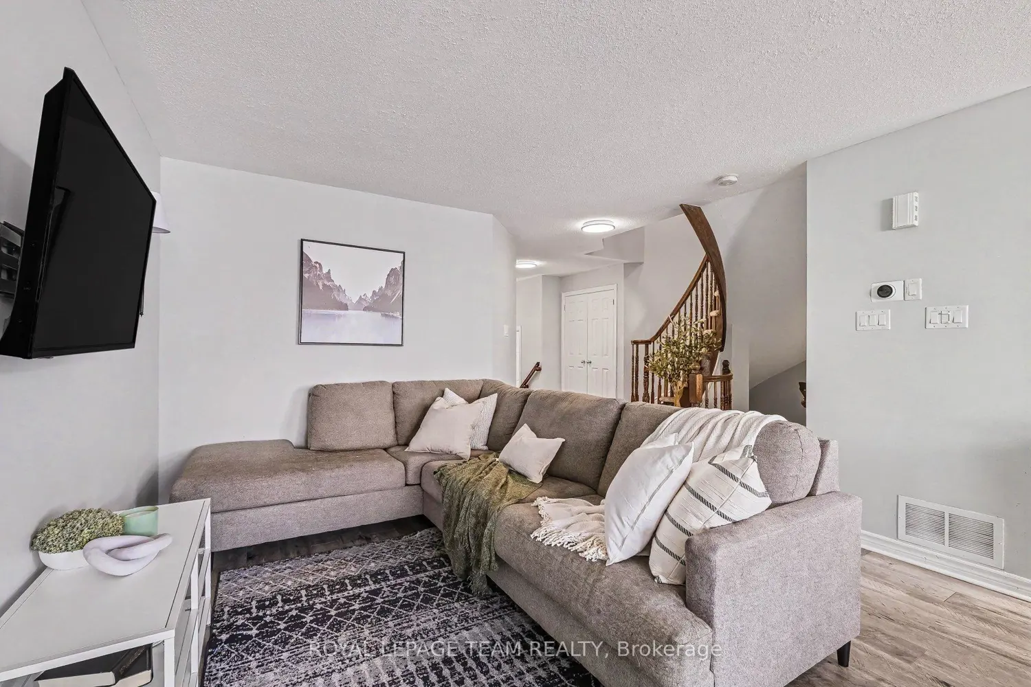 159 Montmorency Way photo 4