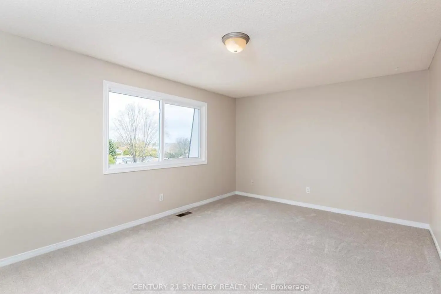 Additional image 10 of 2669 Southvale Crescent 34