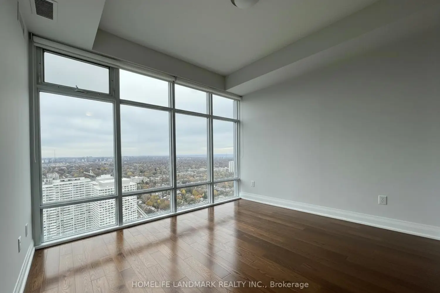 2191 Yonge Street 4211 photo 5