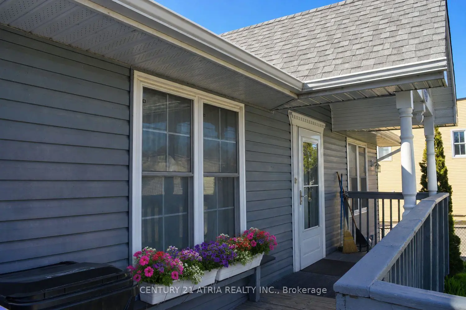 172 William Street photo 3