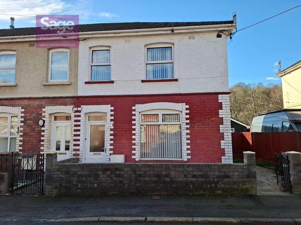 3 bed end terrace house to rentGrove Road, Risca NP11