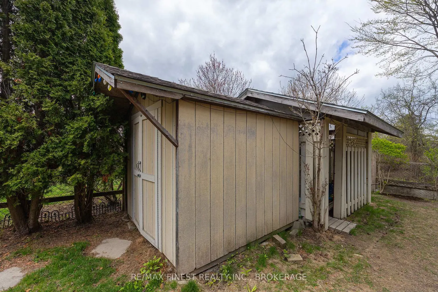 Additional image 19 of 976 Bluffwood Avenue