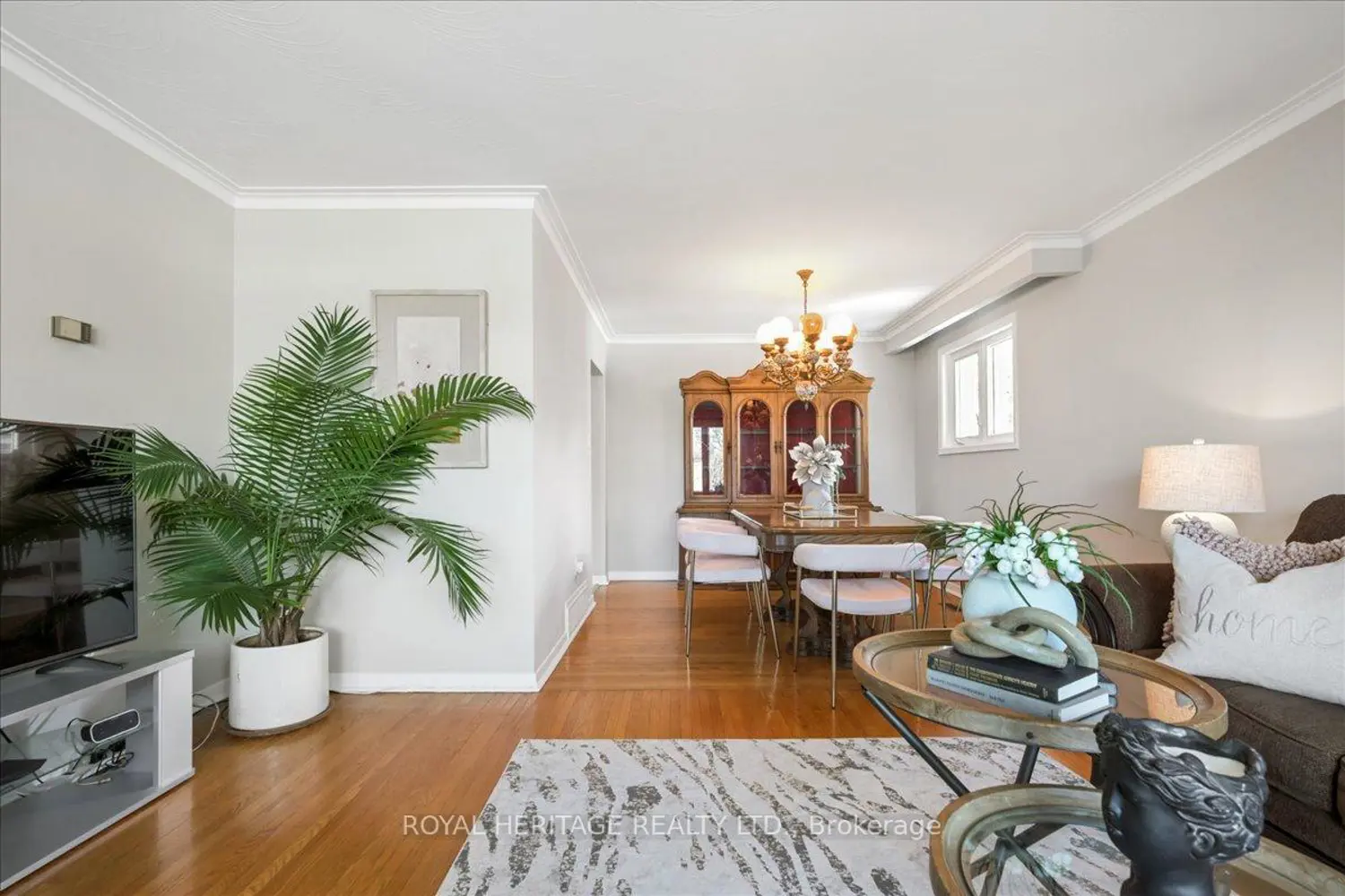 297 Driftwood Avenue photo 4