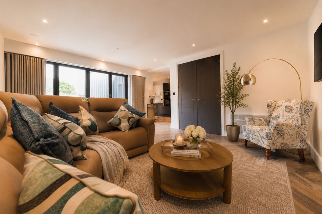 Additional image 3 of 2 bed flat to rentMuseum View, Park Place, City Centre CF10