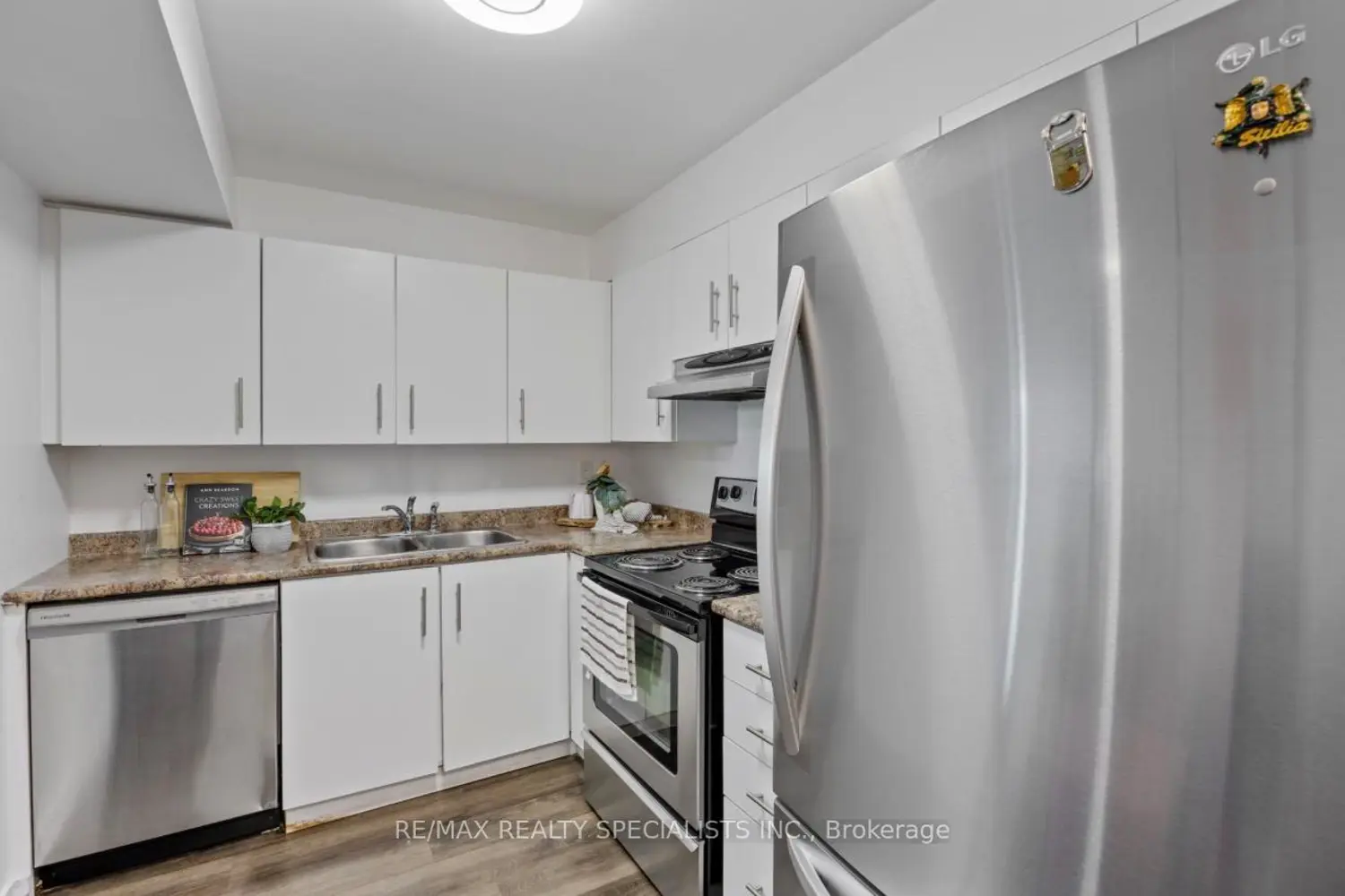 330 Mccowan Road 311 photo 2