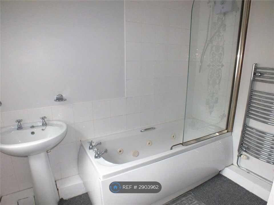 Additional image 5 of 3 bed terraced house to rentWarwick Road, Milford Haven SA73