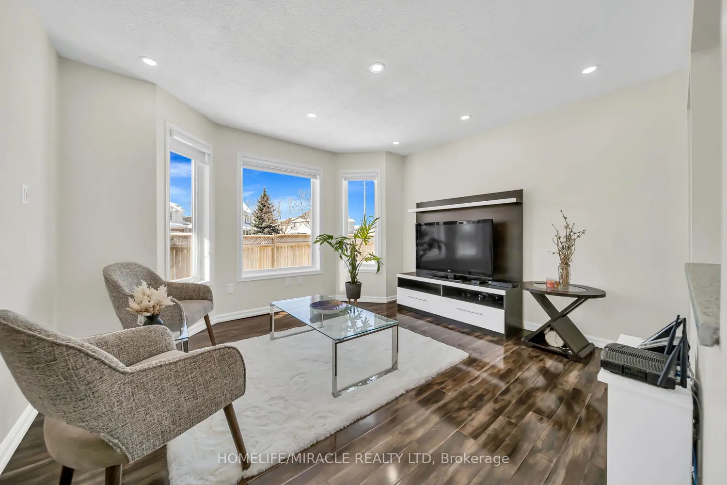 25 Breesegarden Lane photo 2