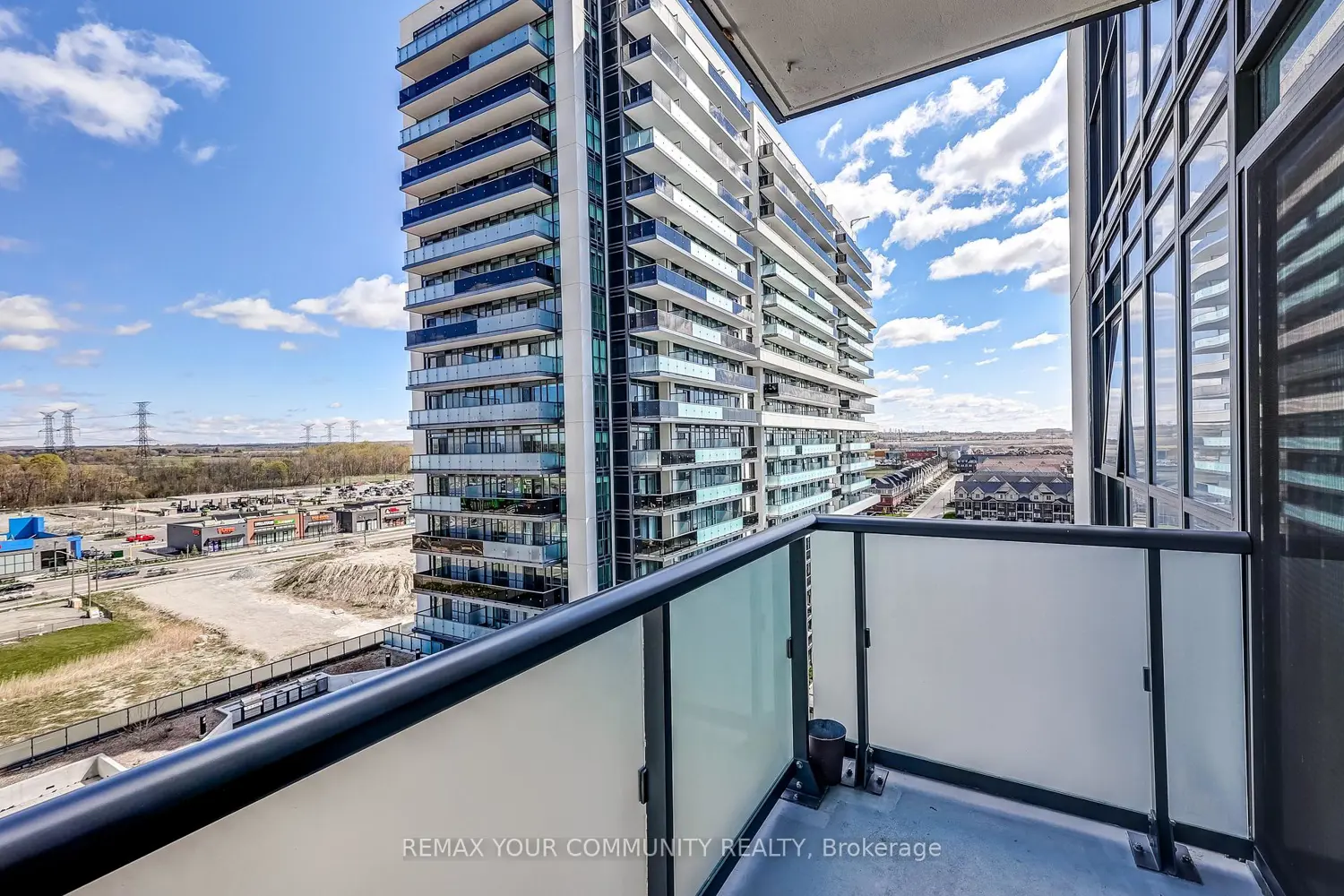 Additional image 15 of 2545 Simcoe Street 917