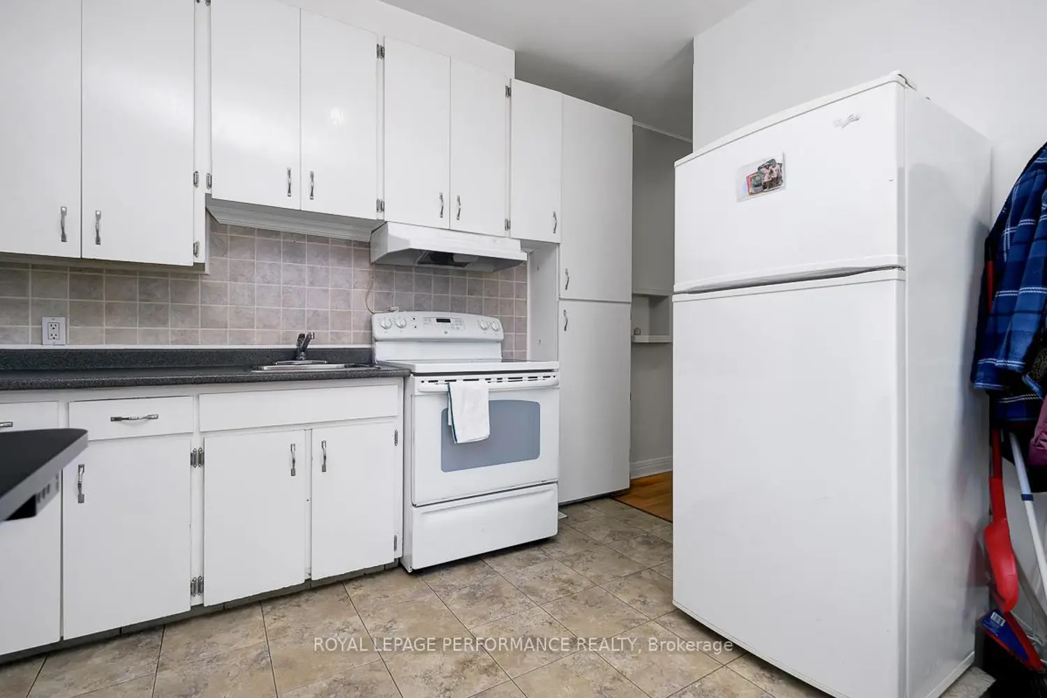 Additional image 8 of 228 Carillon Street