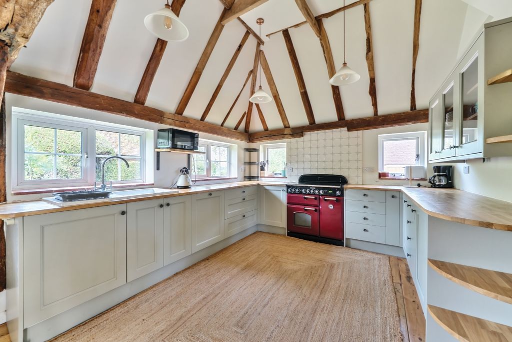 Additional image 2 of 3 bed barn conversion to rentEmms Lane, Brooks Green, Horsham RH13