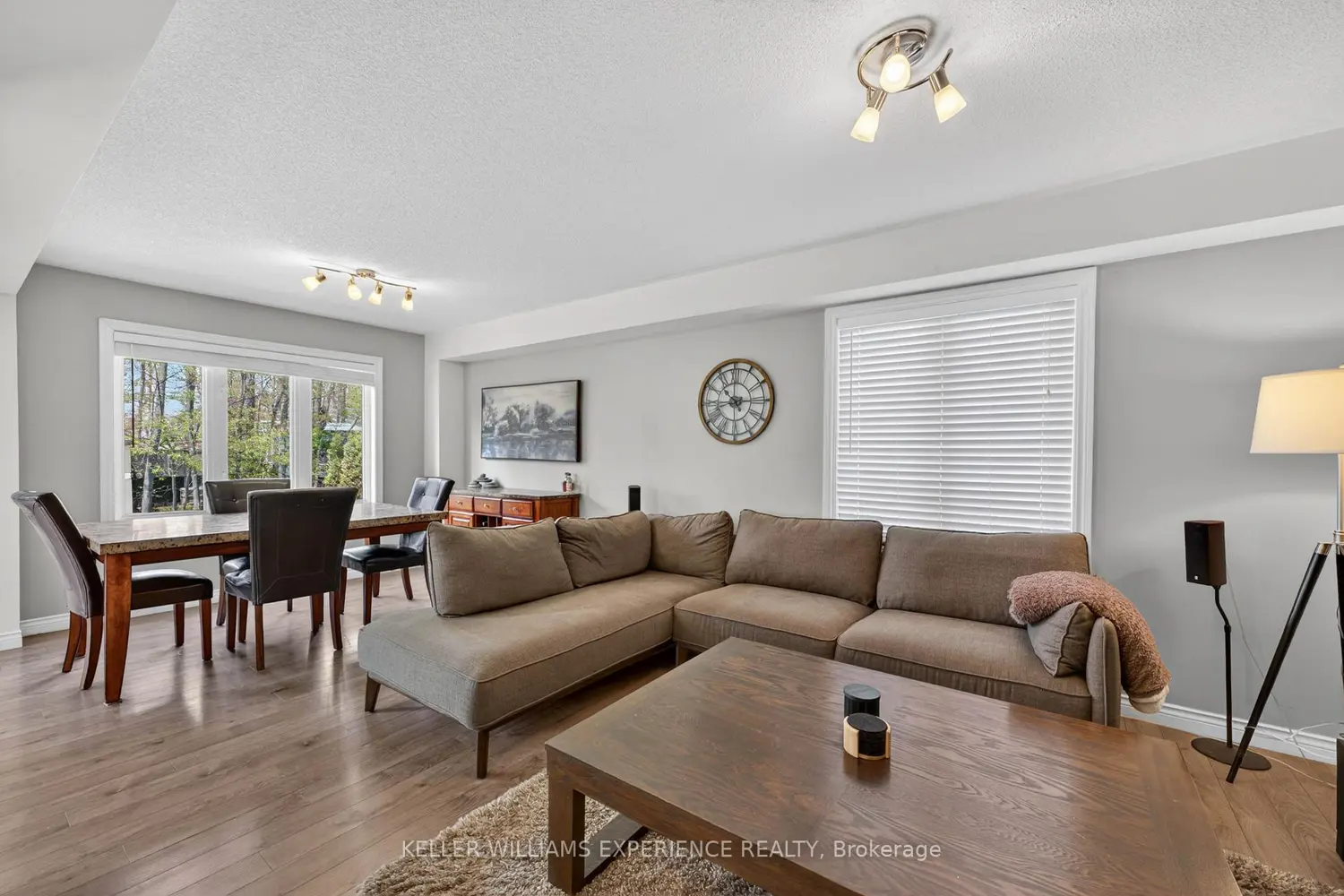 23 Burbank Circle photo 3