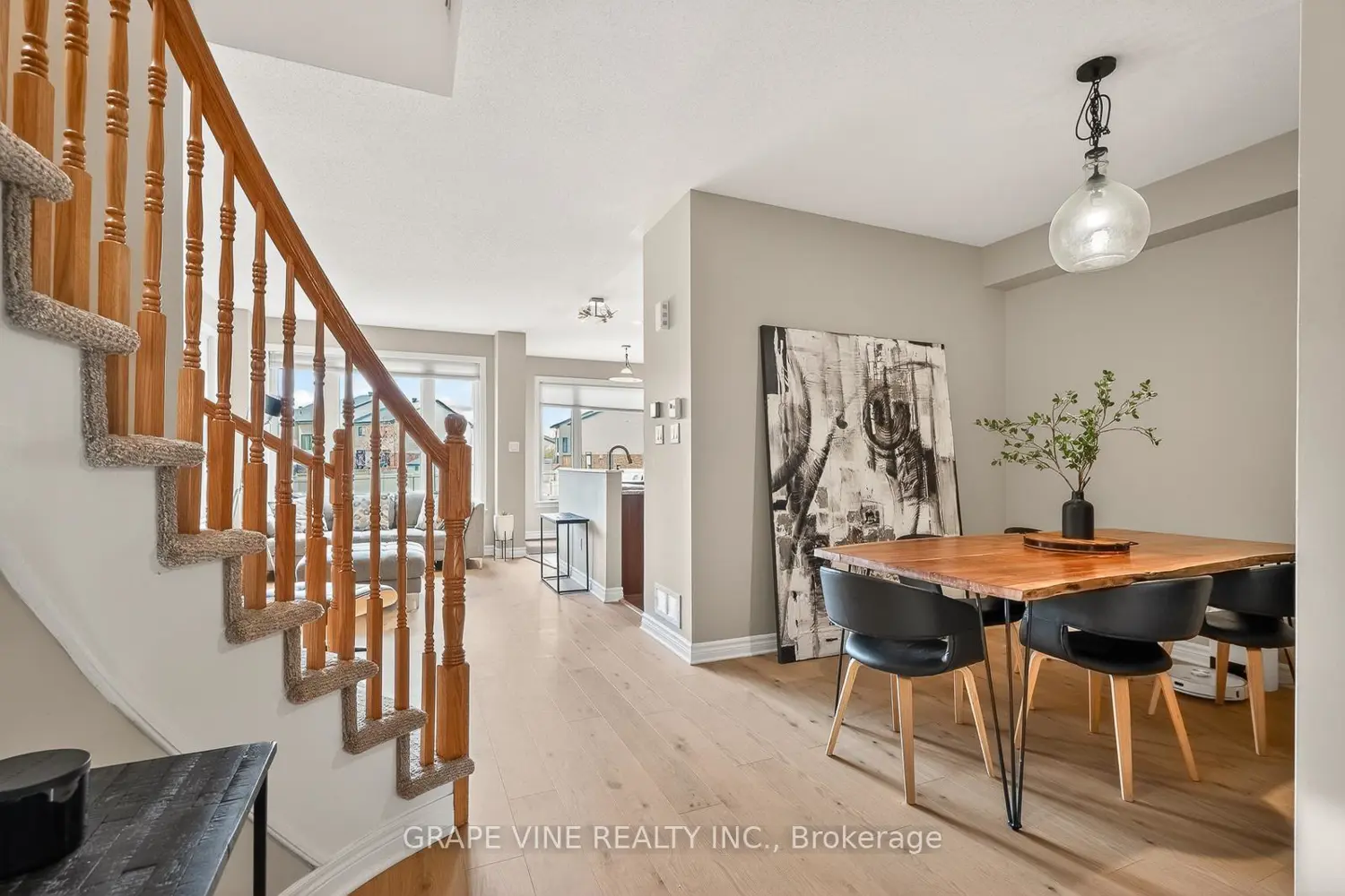 510 Grand Tully Way photo 3