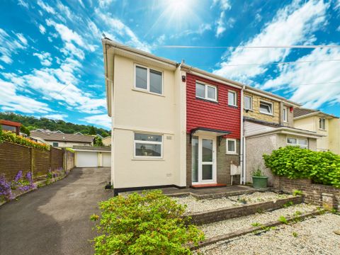 Dudley Road, Plympton PL7