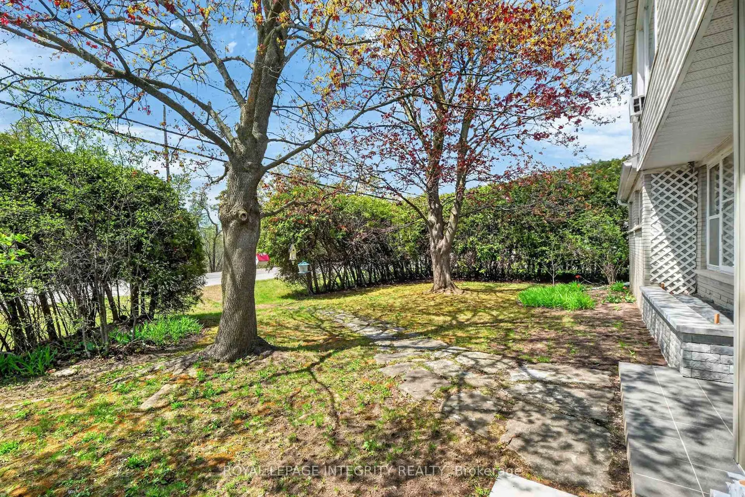 957 Blair Road photo 2