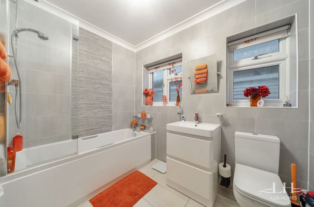 Additional image 15 of 3 bed detached bungalow for saleBrook Close, Romford RM2