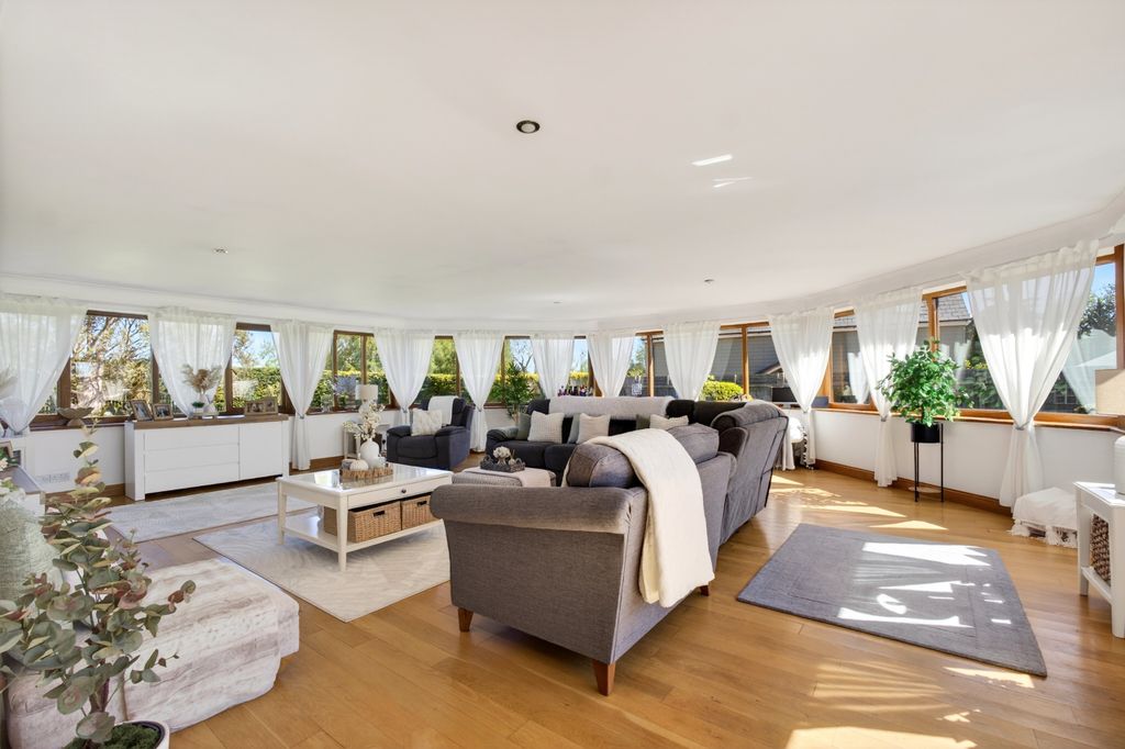 3 bed detached house for saleClearwater, Canon Pyon Road, Hereford, Herefordshire HR4 photo 2